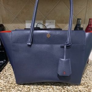 MAKE AN OFFER!!! Navy blue Tory Burch tote.